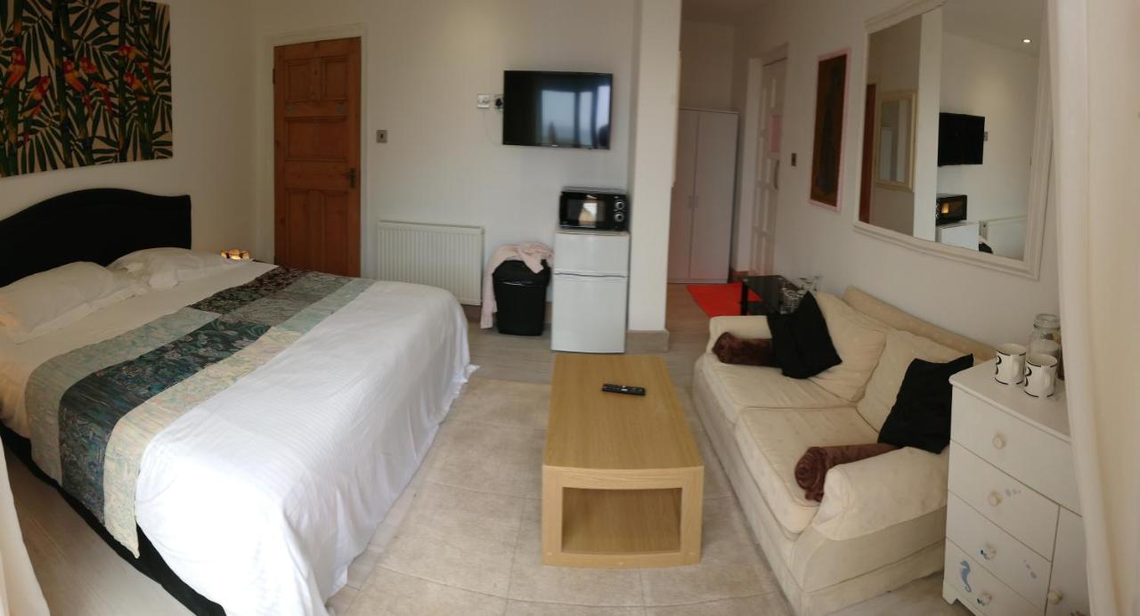 Surf Lookout - King Size En-Suite With Sea Views Newquay  Bagian luar foto